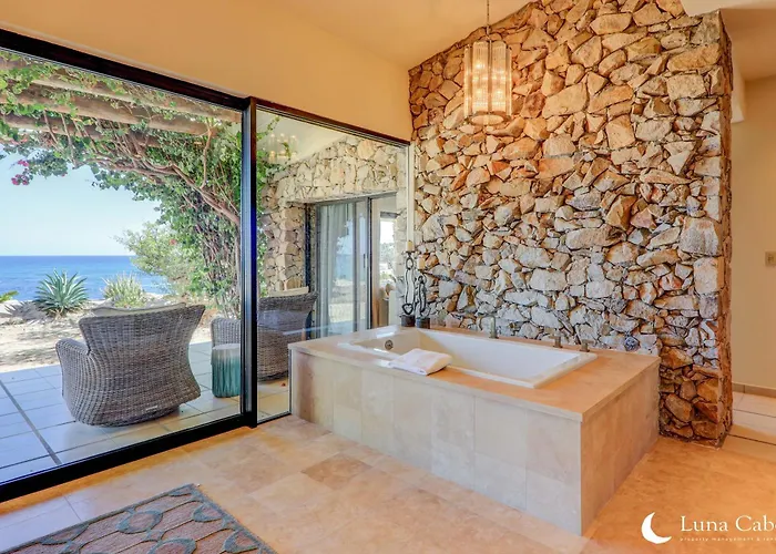 Beachside Paradise, Heated Pool, Sunsets & Bbq *