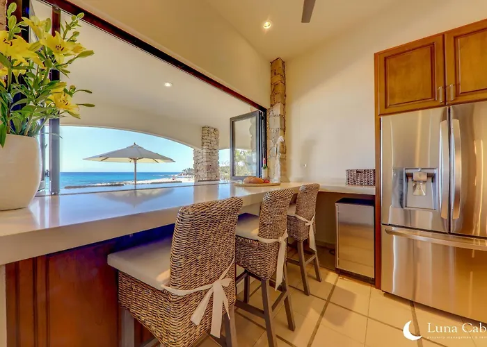 Beachside Paradise, Heated Pool, Sunsets & Bbq *