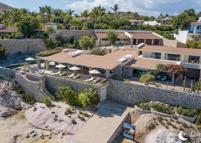 Beachside Paradise, Heated Pool, Sunsets & Bbq Villa